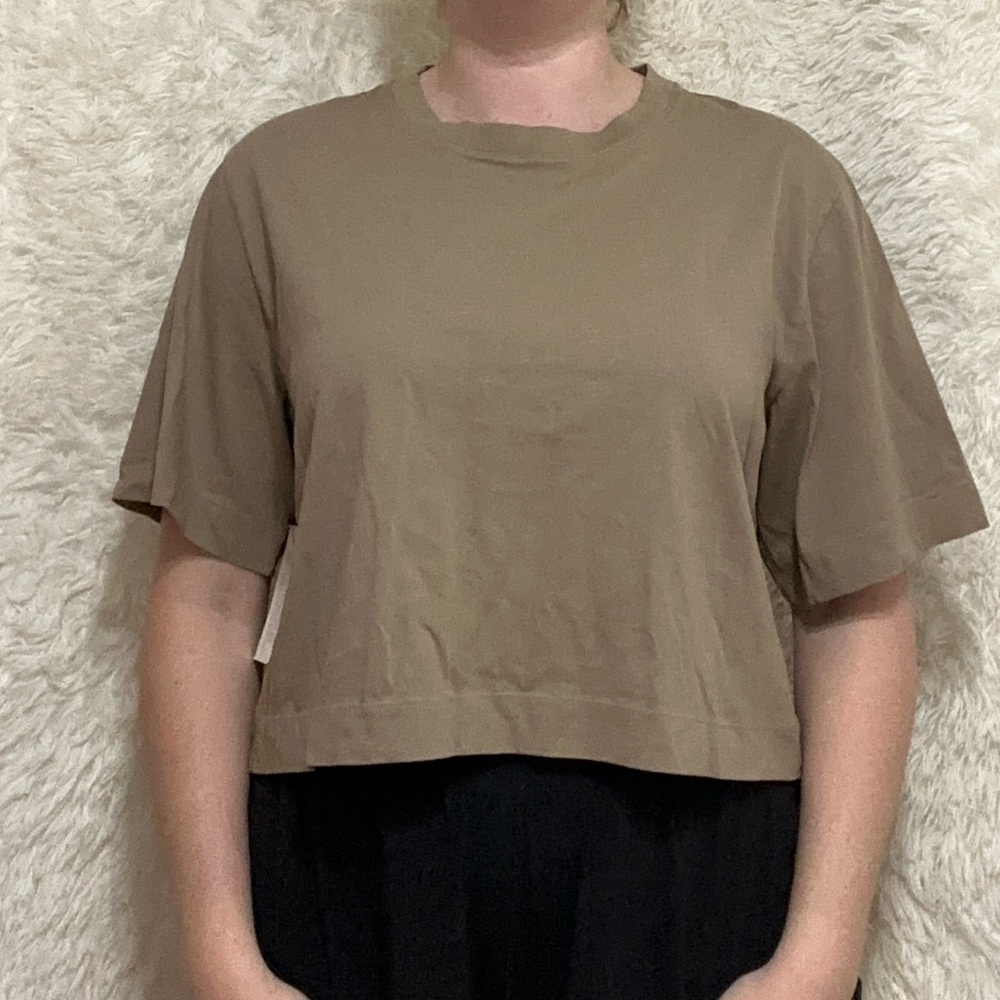 Aritzia Wilfred Free Army Green Cropped Tee